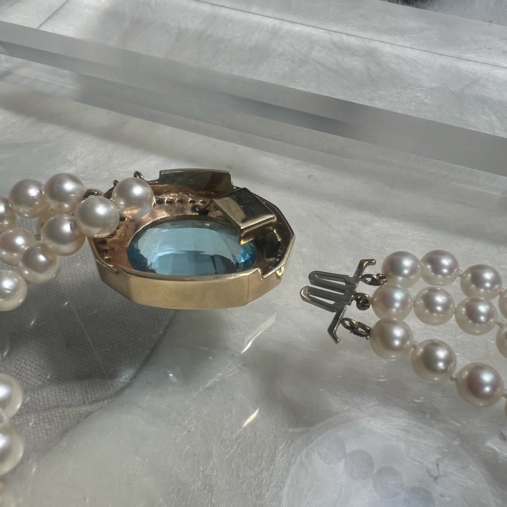 Vintage 14K White Gold & Yellow Gold, Pearl, Topaz, and Diamond Necklace💛🤍💙 - Picture 12 of 13